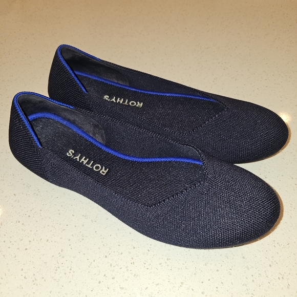 Rothy's Women's NavyBlue Flats with Royal Blue Trim Round Toe Size 9